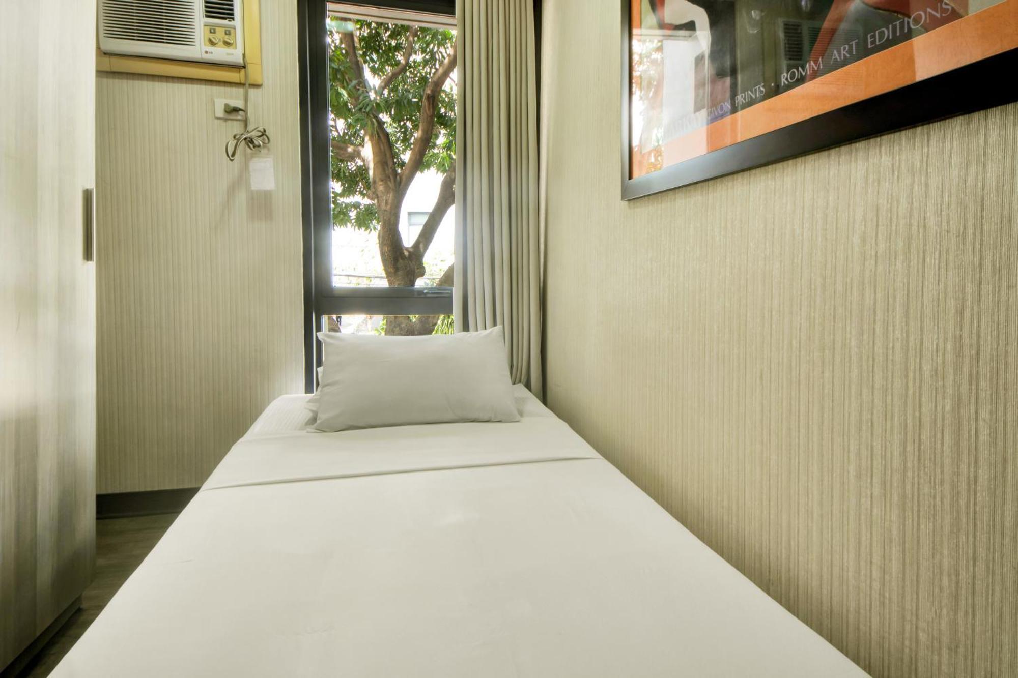 Ceo Flats Hotel Makati City Exterior photo